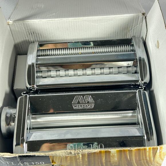 Marcato Atlas 150 Manual Pasta Maker Machine for Lasagna Fettuccine Tagliolini - Picture 9 of 10